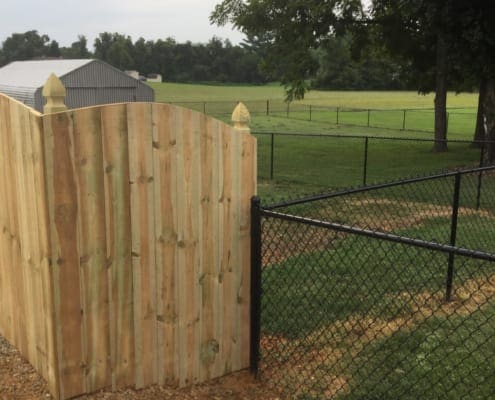 Knox Fence | Interested in getting a chain link fence? Let Knox Fence help you find the fencing solution for your residential or commercial property!