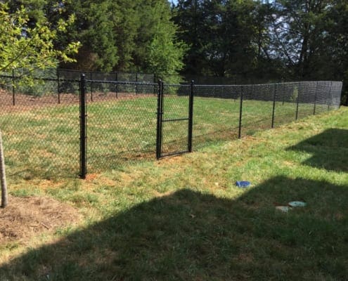 Knox Fence | Interested in getting a chain link fence? Let Knox Fence help you find the fencing solution for your residential or commercial property!